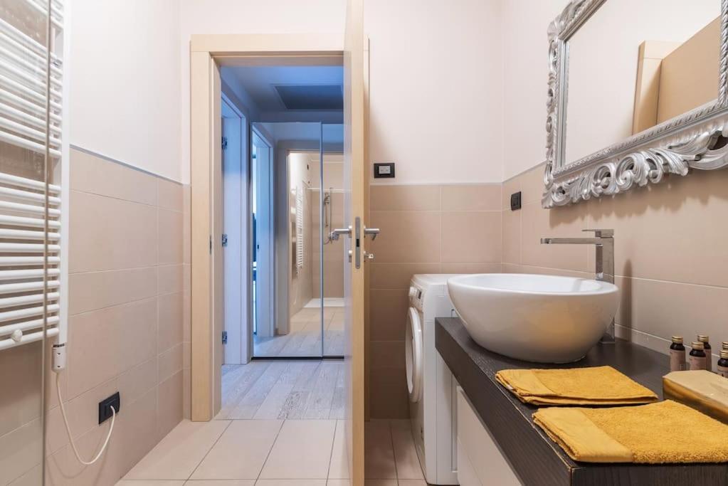 Bezzi Flexyrent A.C. Wifi Appartement Milaan Buitenkant foto